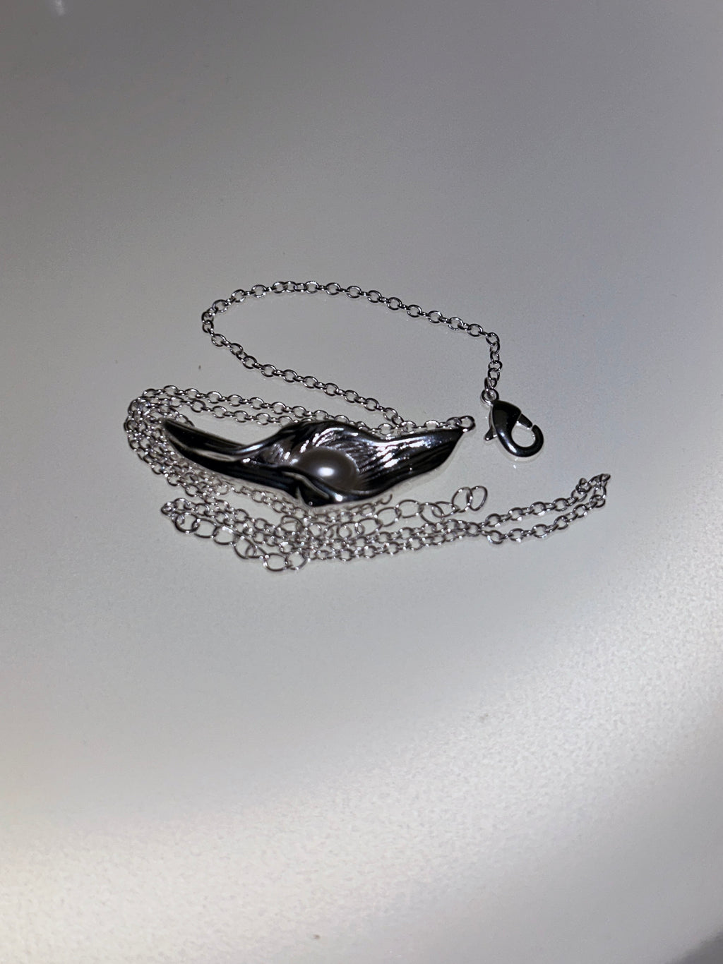 Calla Liquid Line Necklace