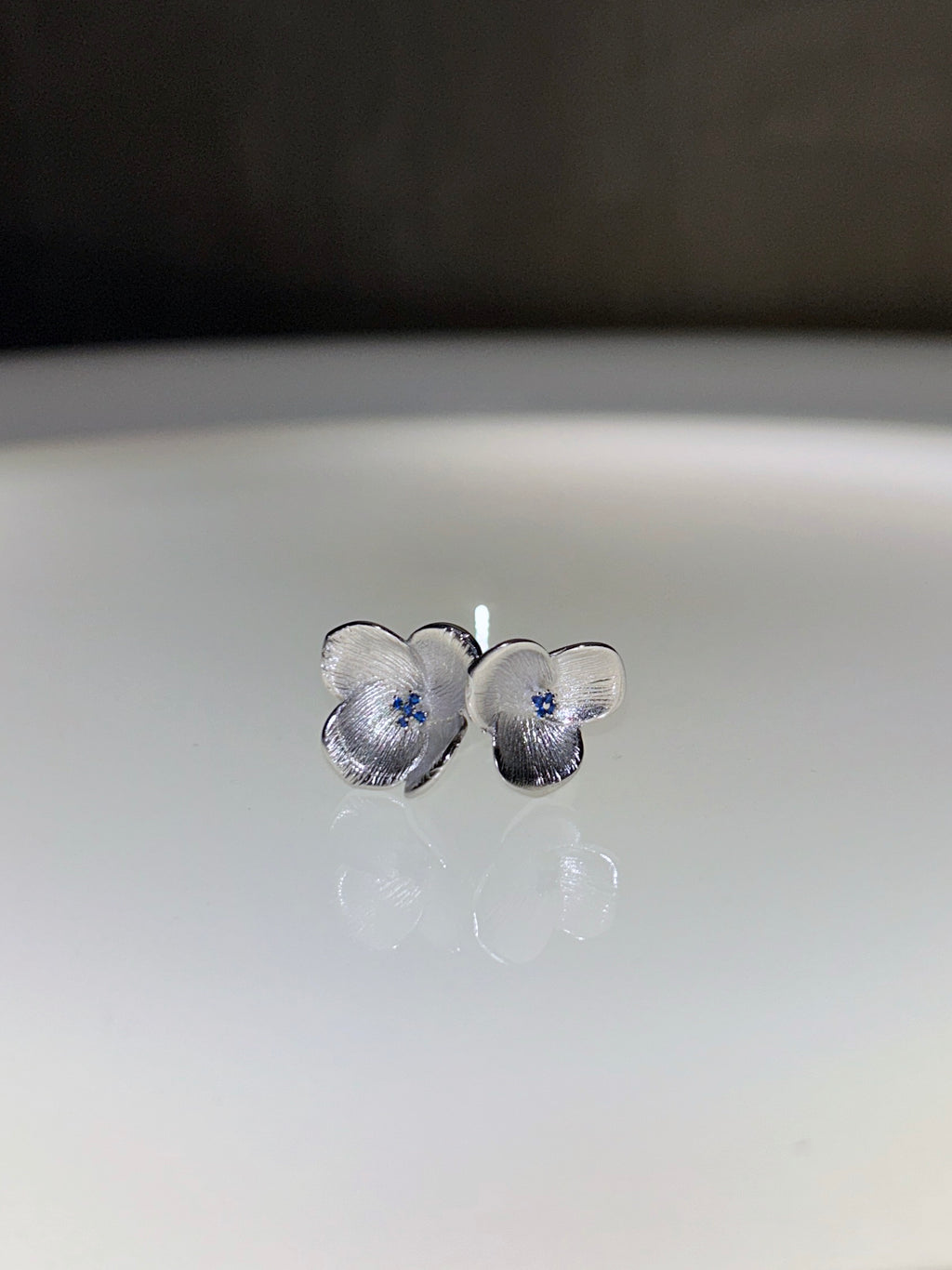 Hydrangea Soft Power Adjustable Ring