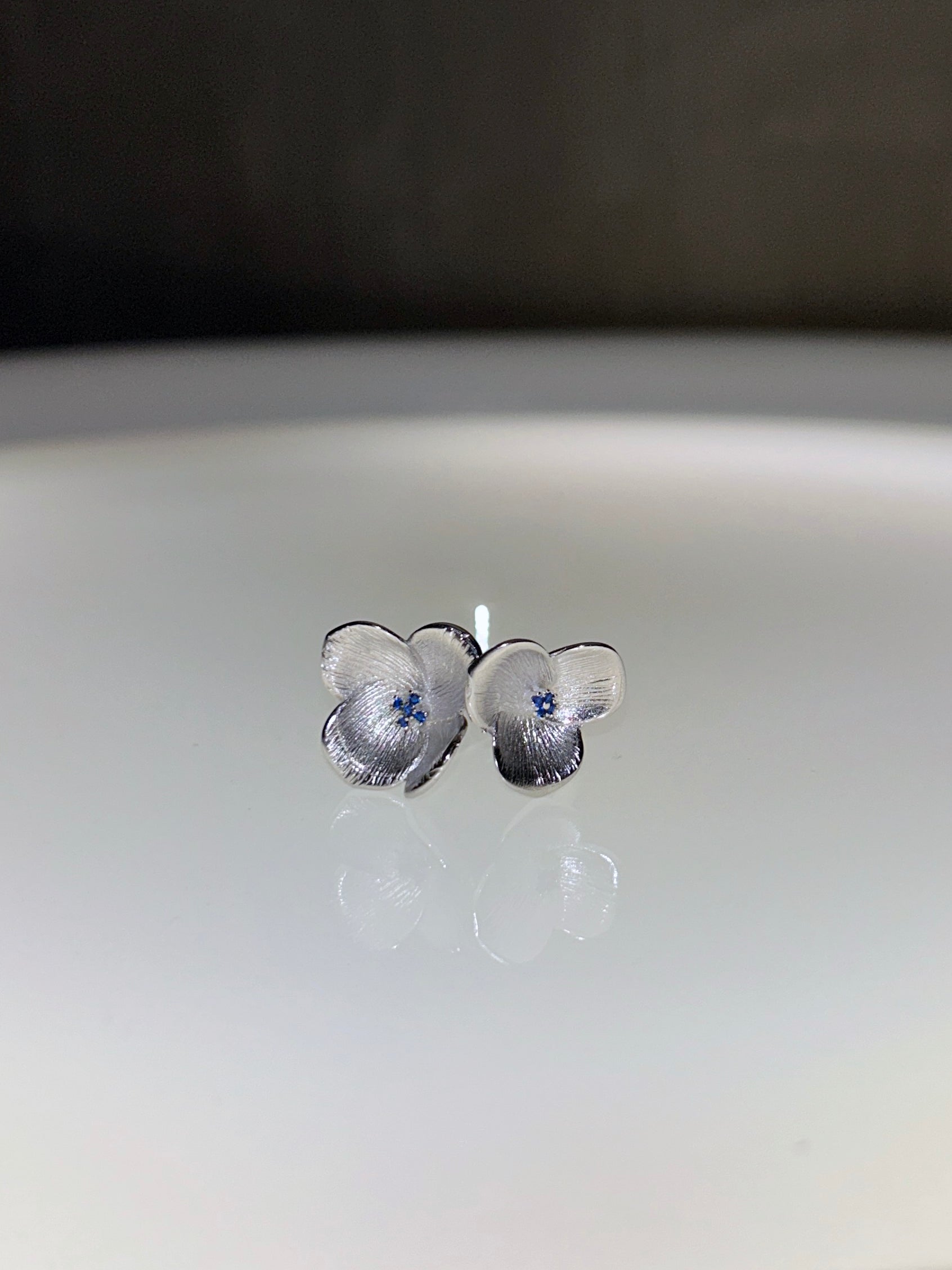Hydrangea Soft Power Adjustable Ring
