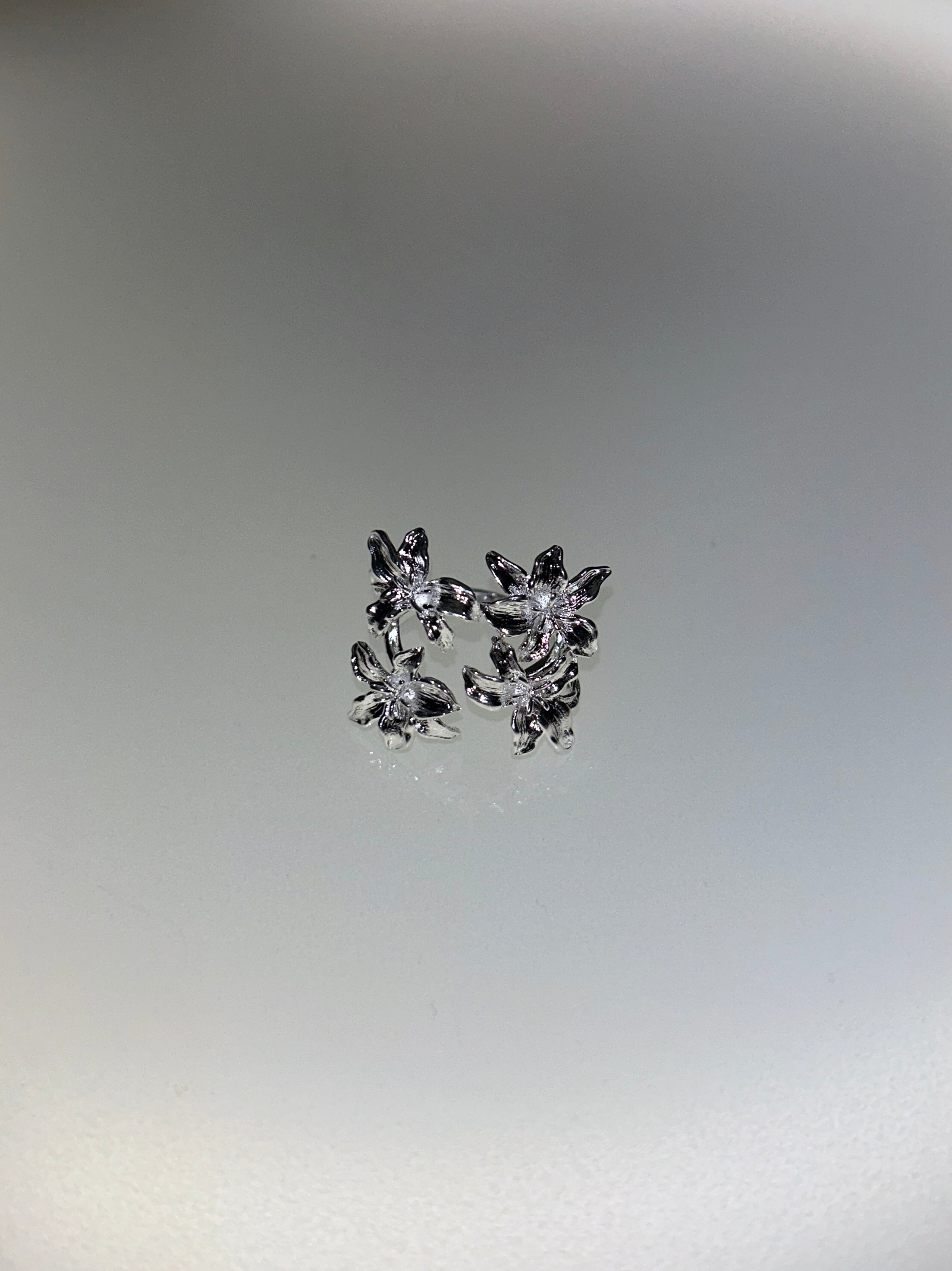 Quad-Lily Structural Symbiosis Adjustable Ring