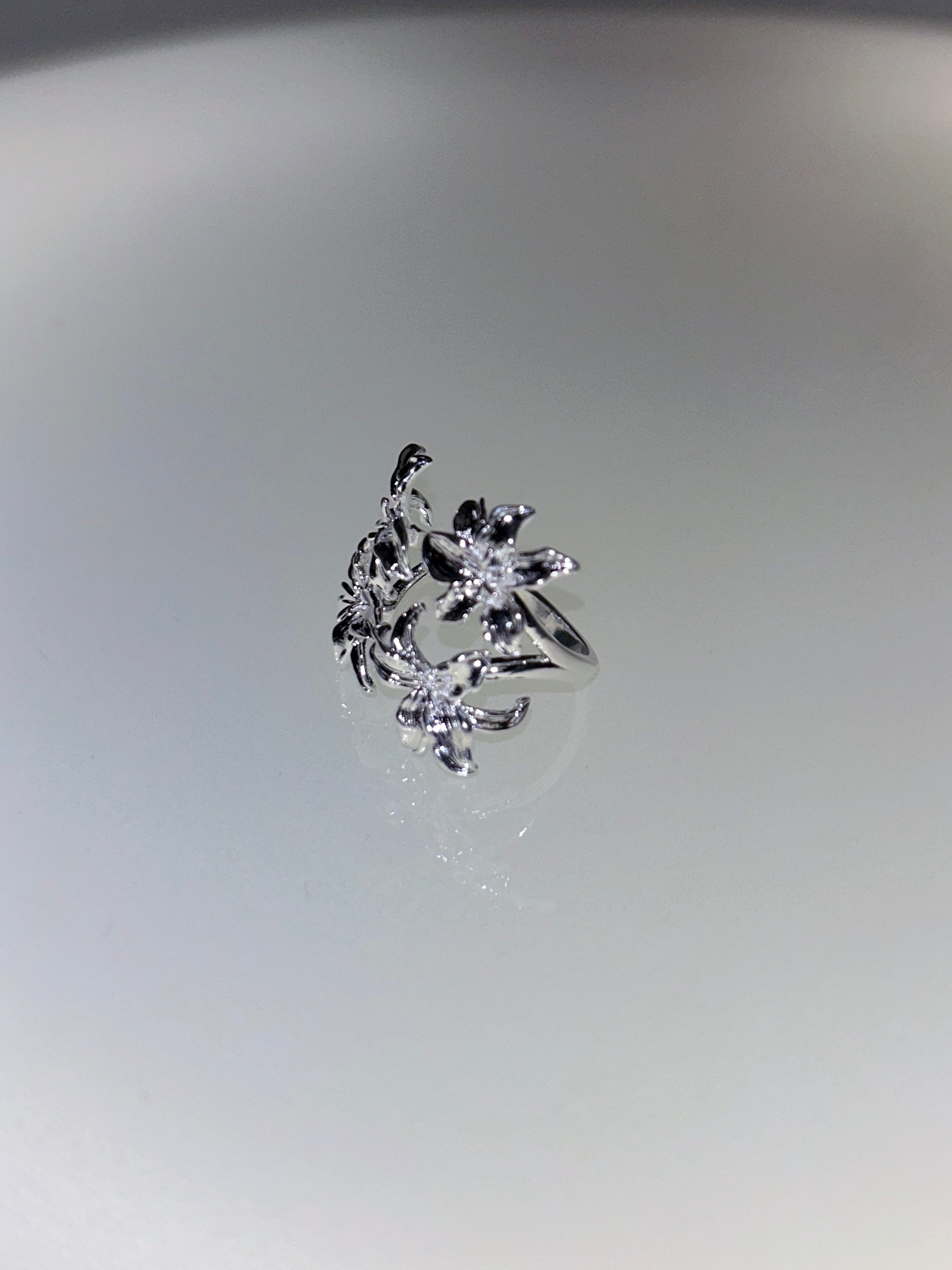 Quad-Lily Structural Symbiosis Adjustable Ring