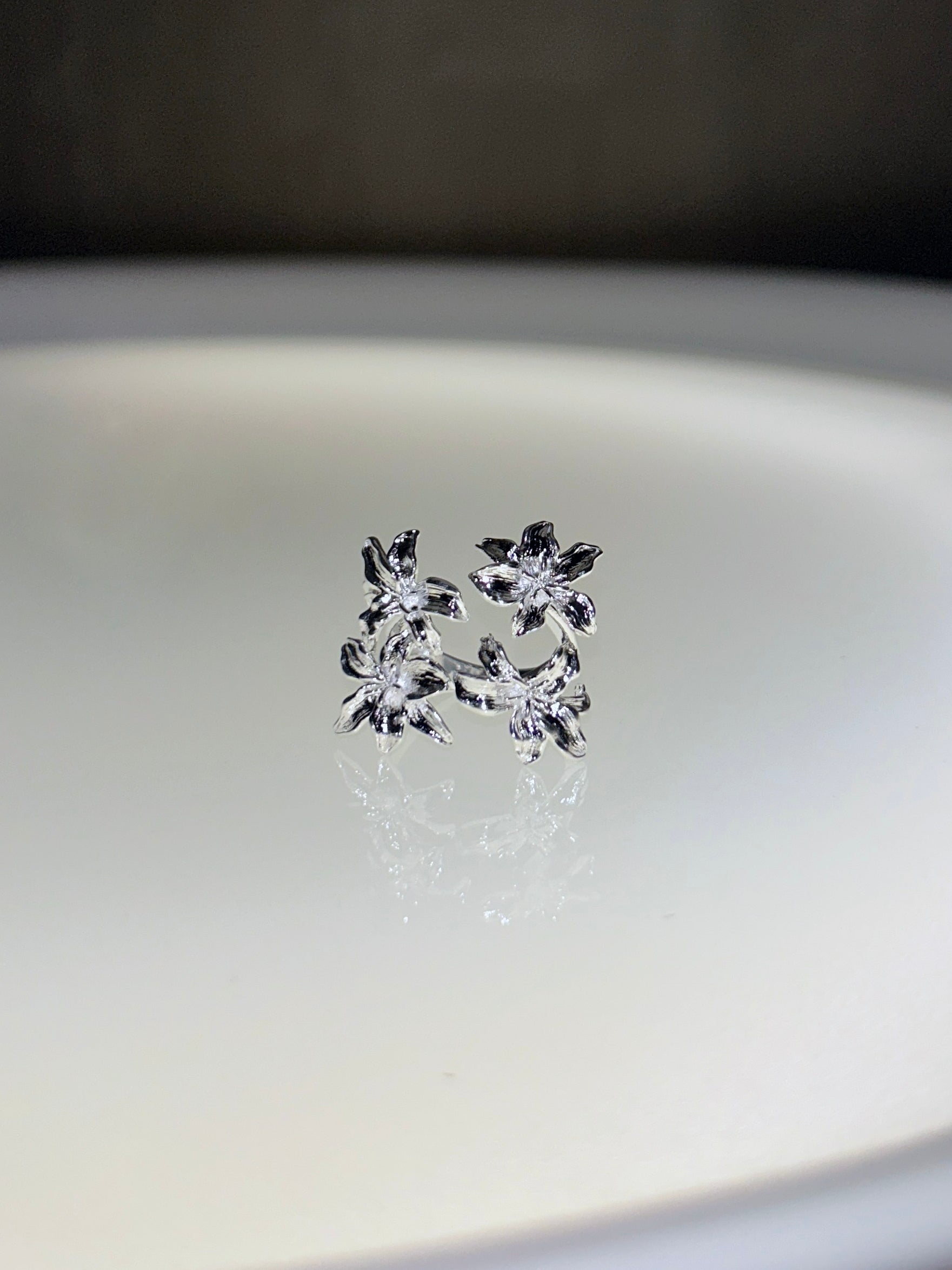 Quad-Lily Structural Symbiosis Adjustable Ring