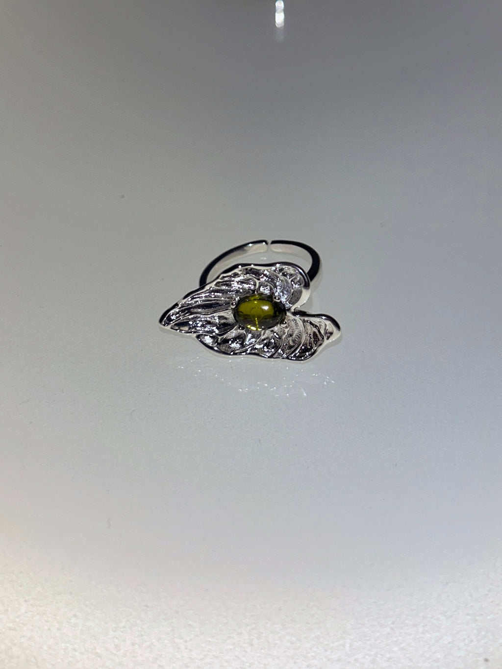 Taro Leaf Cool Outsider Statement Ring