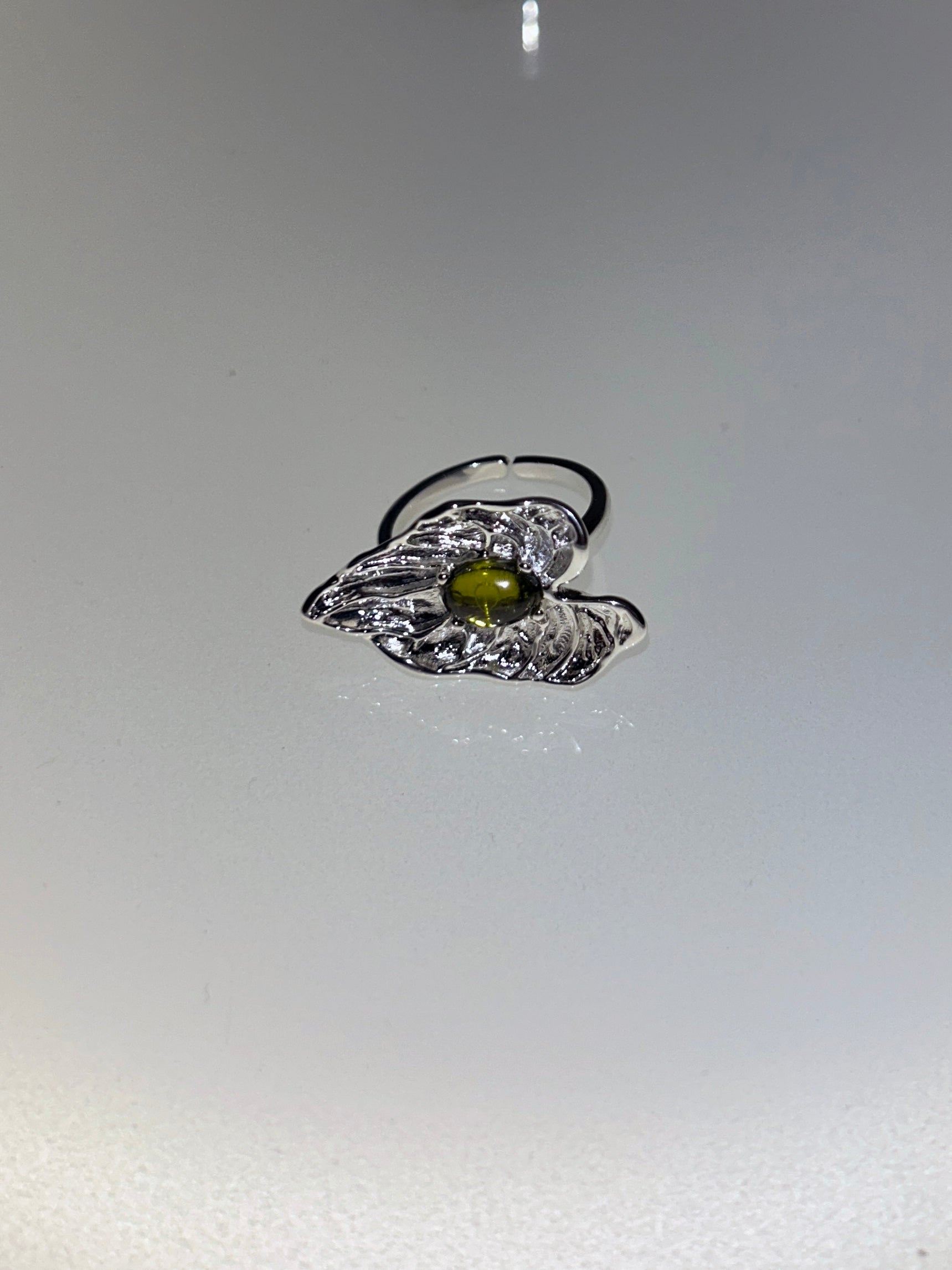 Taro Leaf Cool Outsider Statement Ring